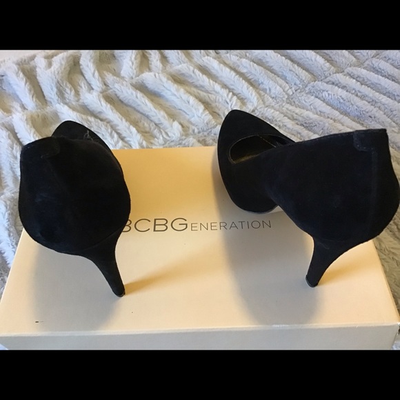 SOLD! BCBGeneration- BG-Putnam suede pumps - Picture 4 of 8